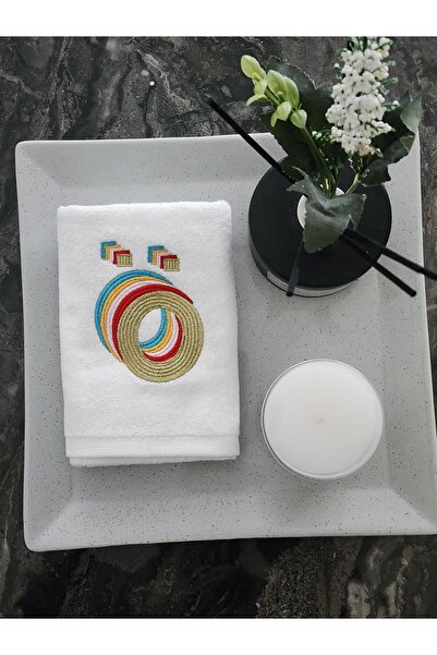 2Ddesign Personalized Letter Embroidered Hand Towel Letter'O'