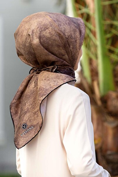 100% Twill Silk Texture Patterned Mink Color 90x90 Scarf Sewing Type : Hand Sewing