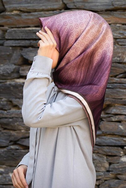 Vissona 100% twill de mătase cu model monogramă, culoare pudrată, 90x90, form...