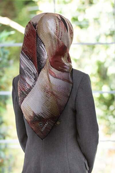 Vissona %100 Twill İpek Efektli ve Geometrik Desenli Bej - Kırmızı Renkli 90x...