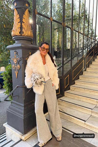 Stradivarius بنطلون جري واسع الساقين ناعم الملمس مع تفاصيل خياطة أمامية