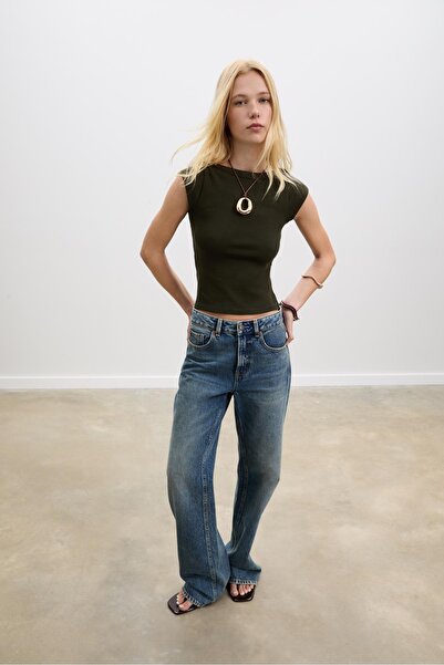 Stradivarius Basic geniş yaka tişört