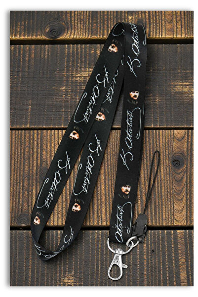 Mia Aurora Atatürk İmzalı Siyah Zeminli Portre Desenli Özel Tasarım Boyun Ask...