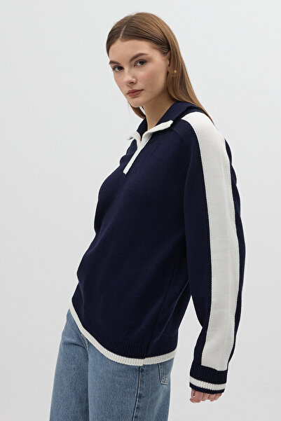 Rays 2233 Pulover cu detaliu la guler pe umăr, bleumarin