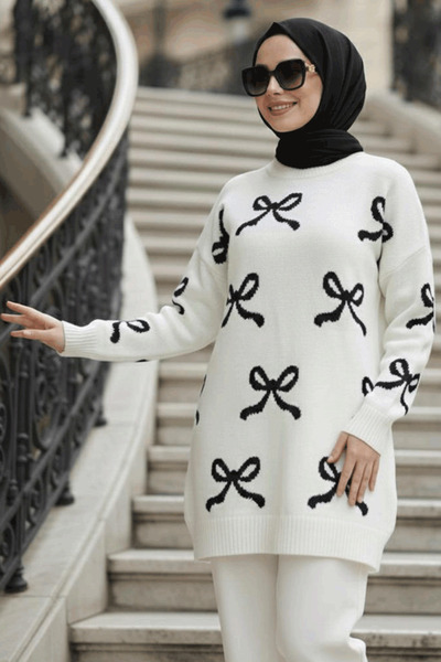 N.S NEVA STYLE سترة تريكو محتشمة بنمط الشريط الكريمي 8754KR