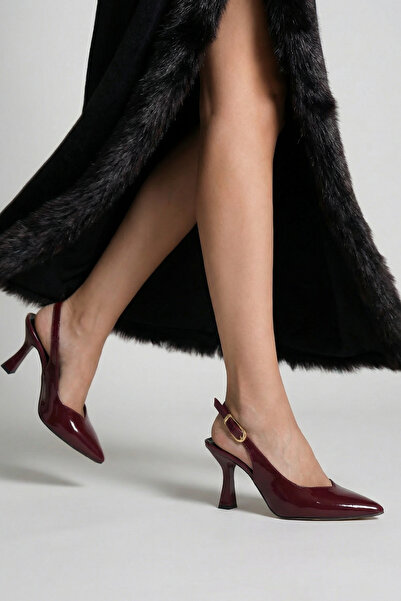 Savves حذاء نسائي بكعب مدبب وإبزيم من الجلد باللون العنابي اللامع