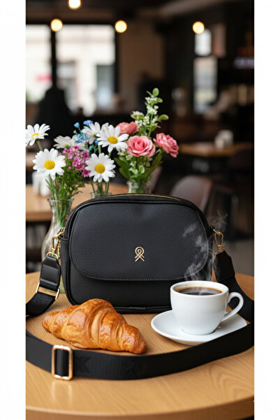 GOLDBAGS Shoulder Bag with Strap 24X18X8Cm