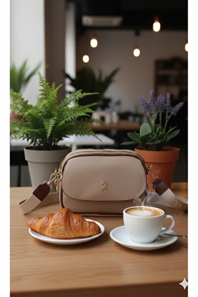 GOLDBAGS Shoulder Bag with Strap 24X18X8Cm