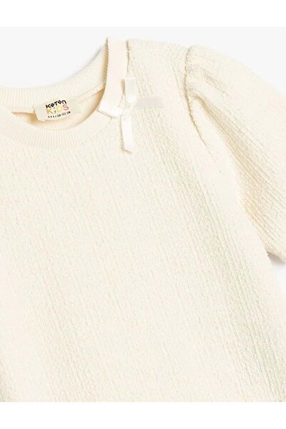 Koton Fiyonk Detaylı Kısa Kollu Bisiklet Yaka Bluz 5SKG60075AK EKRU