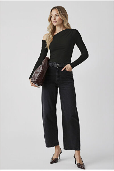 uyguntarz Einseitig schulterfreie Damenbluse aus schwarzem Sandy-Stoff mit langen Ärmeln