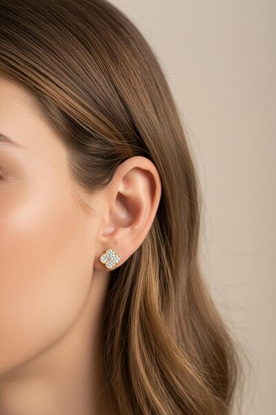 Çgk Çiğdem Gürel Kuyumculuk ÇGK 8 Ayar Altın Yonca Motifli Çivi Küpe