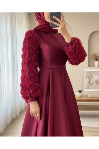 HİJABAYA Rochie de seara din satin cu fusta si maneci trandafiri