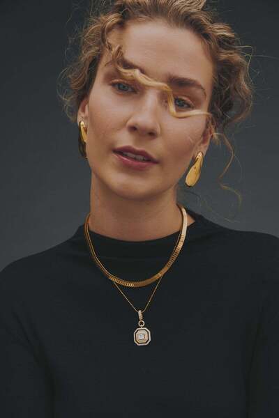 AKSWSUAR Kristal taşlı kolye