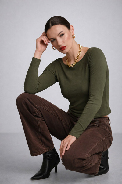 Rich بلوزة نسائية كاكي بياقة قارب وأكمام طويلة