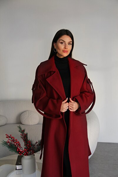 Julidress معطف طويل فاخر مبطن بقصة قصة فضفاضة (BOL) مع تفاصيل الأكمام ذات الأحزمة باللون العنابي