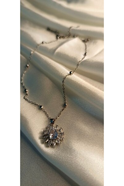 Poyi Aksesuar قلادة فولاذية بتصميم زهرة مرصعة بالأحجار