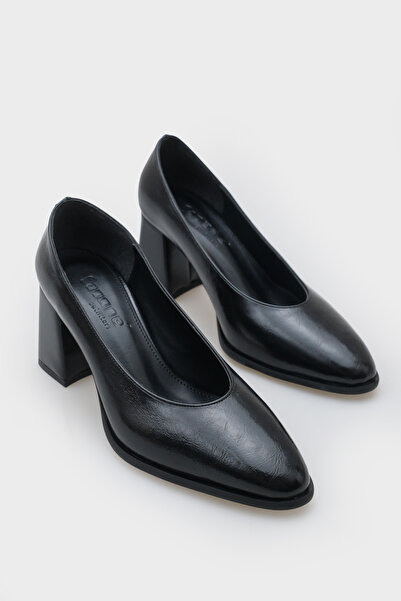 Capone Outfitters Daisie Mid Heel Women's Shoes