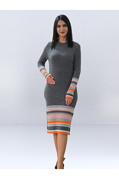 YusGos Fitted Cut Crew Neck Corded Fabric Midi Knitwear Dress