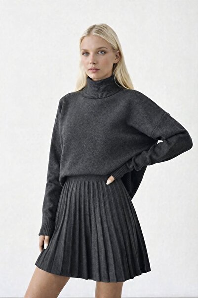 İLKCET MODA طقم تنورة بليسيه مطوية وياقة مدورة مدخنة