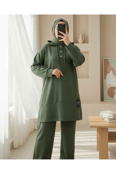 Modamorfo Costum din bumbac pieptănat dublu cu detaliu de armă cu închidere rapidă - kaki