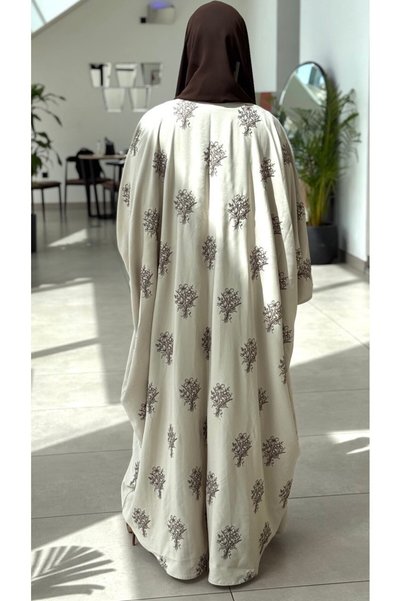 Hikayat Abaya عباية بشت الورد
