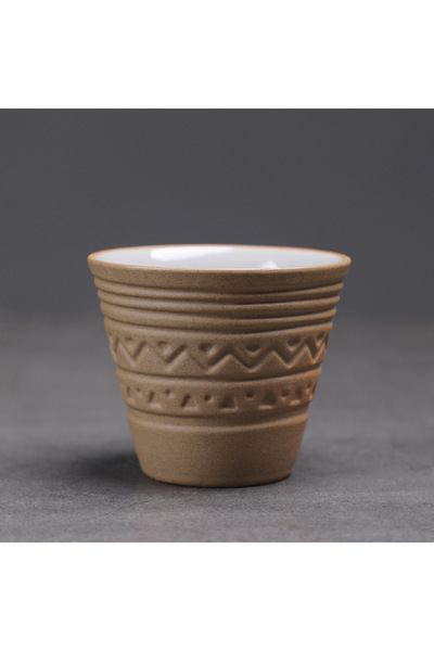 Choice كوب قهوة سعودي بني صغير الحجم، بتصميم كلاسيكي عتيق، مصنوع من السيراميك الخشن، بسعة 50-70 مل، مثالي لتحضير لاتيه مركز.