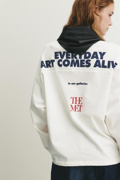 Pull & Bear The Met beyaz t-shirt