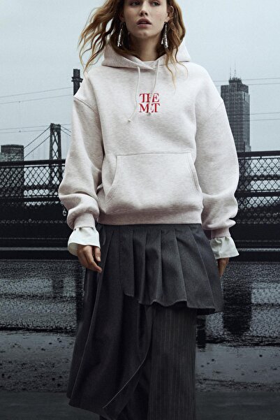 Pull & Bear The Met kapüşonlu sweatshirt