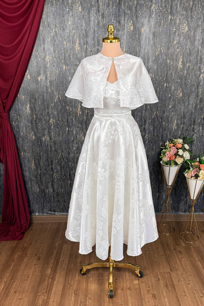 Lenta Moda Beyaz Desenli Pelerin Hediyeli Midi Boy Brokar Abiye Ve Nikah Elbisesi