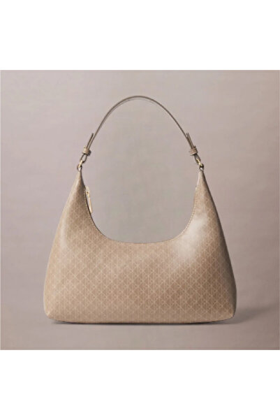 Calvin Klein Kadın CK Monogram Logolu Fermuarlı Çıkarılabilir Omuz Askılı Kah...