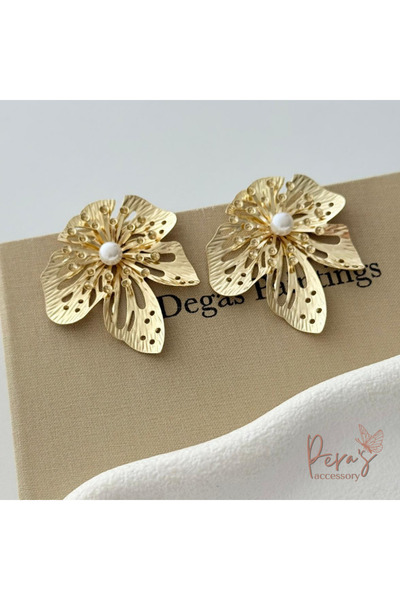 pera's accessory GOLD YAPRAK İNCİLİ İRİ KÜPE