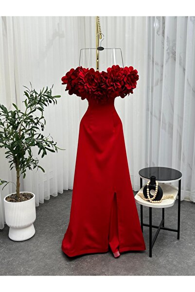 Orange Luxurious and elegant evening dress