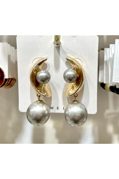GLOW ACCESSORIES BAE أقراط متدلية على شكل أوراق اللؤلؤ الرمادي