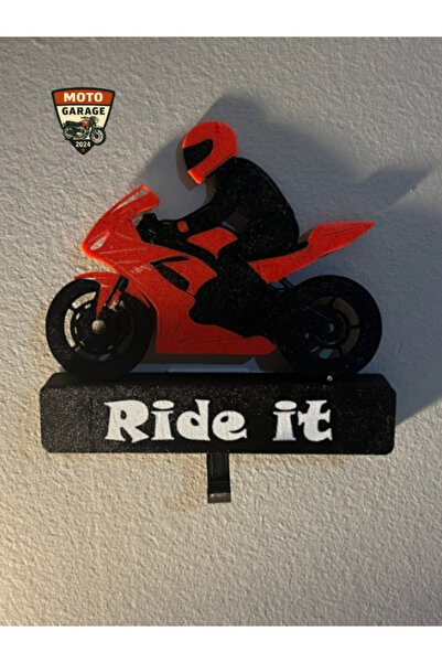 MotoGarage Hareketli Motorcu Figürlü Anahtarlık Askısı – Ön Kaldıran Motosikl...