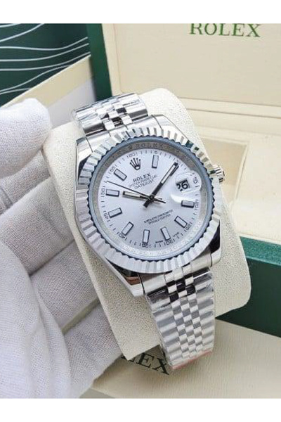 CN Luxury classic men's watch in silver with date display