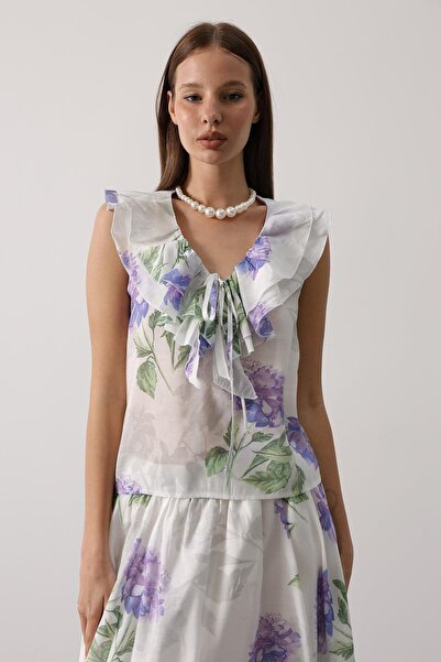 Trend Alaçatı Stili Bluză de damă cu model de flori liliac cu volane la gât Vs00647