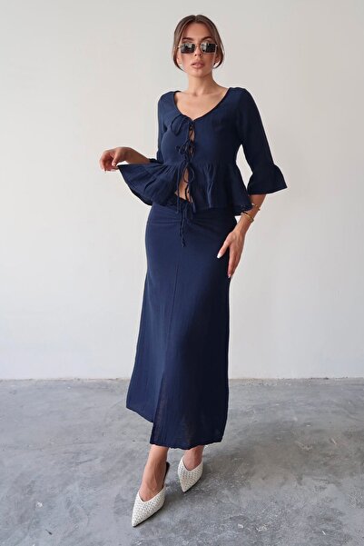 Trend Alaçatı Stili Kadın Lacivert Bağlama Detaylı Fırfırlı Bluz Vs00383