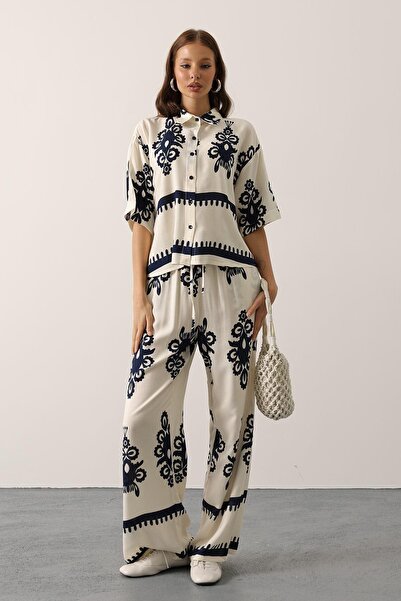 Trend Alaçatı Stili Women's White Patterned Short Sleeve Shirt and Pants Set ...