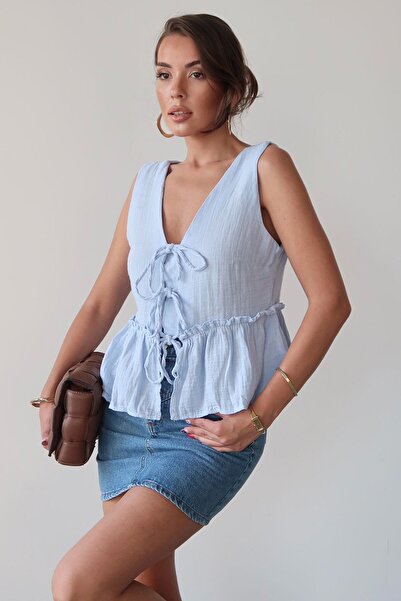 Trend Alaçatı Stili Γυναικεία μπλε αμάνικη μπλούζα με κορδόνια μπροστά Vs00388