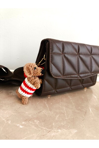 Momsada تعليقة حقيبة أميجورومي على شكل كلب داشهند / زينة حقيبة محبوكة يدويًا