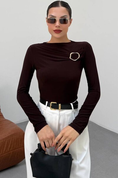 Trend Alaçatı Stili Kadın Acı Kahve Tokalı Drapeli Uzun Kollu Bluz Vs01666