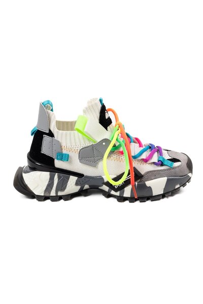 Guja حذاء رياضي نسائي مستورد باللون الأبيض مع تفاصيل من الدانتيل ونعل سميك للاستخدام اليومي