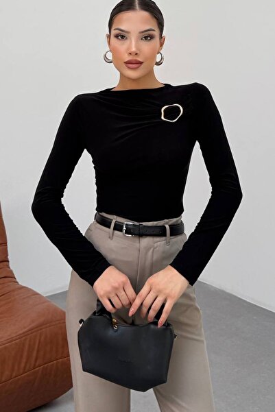 Trend Alaçatı Stili Kadın Siyah Tokalı Drapeli Uzun Kollu Bluz Vs01666