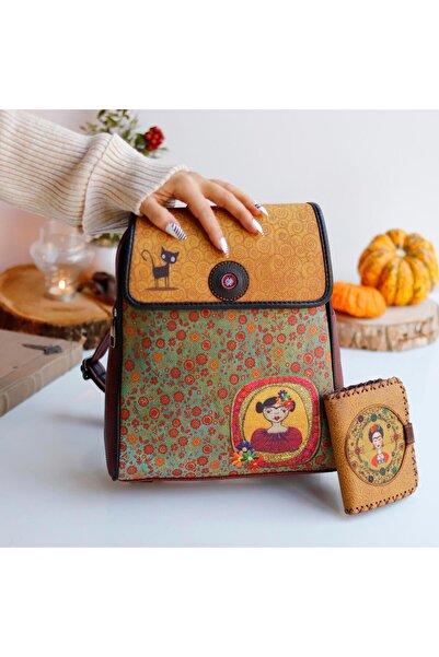 HOODİEMOUSE حقيبة ظهر مزينة بشخصية فريدا مع غطاء باللون الأحمر الداكن، ومحفظة...