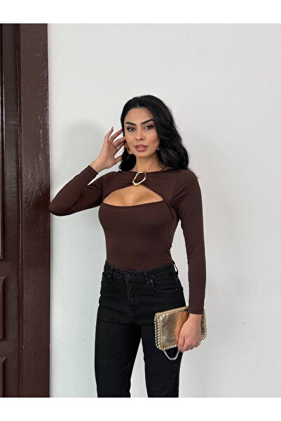 Cuyka Kadın Göğüs Dekolteli Aksesuarlı Uzun Kollu Sandy Bluz -