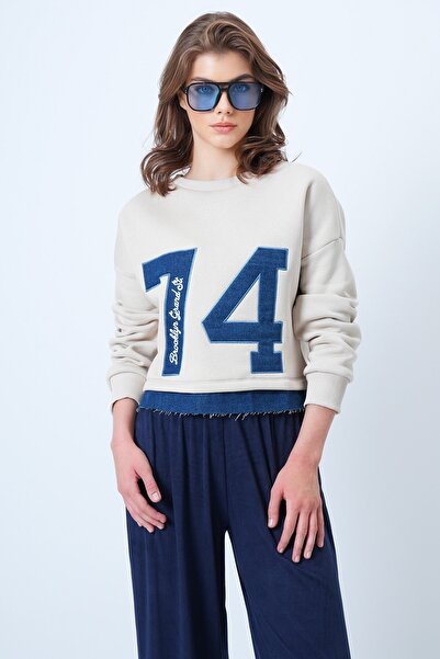 Trend Alaçatı Stili Women's Beige Crew Neck Sweatshirt with Jean Garnish and ...
