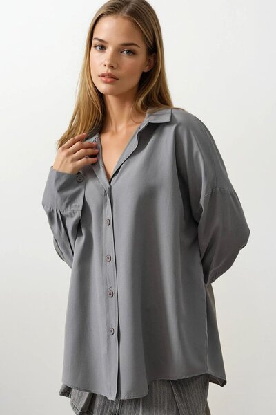 Trend Alaçatı Stili Kadın Gri Geniş Manşet Detaylı Oversize Gömlek Vs00543