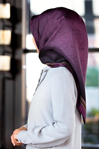 Vissona % 57 İPEK % 43 VİSKON Twill Barok Desenli Mürdüm Renkli 90x90 Eşarp D...