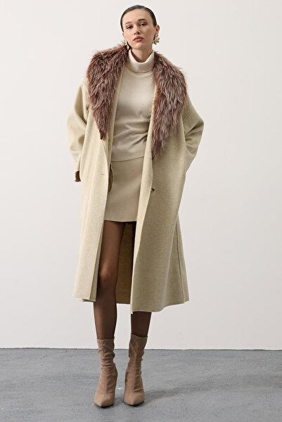 Trend Alaçatı Stili Women's Beige Detachable Fur Collar Button Closure Cashme...