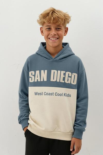 Perendi cu glugă Swea segmentat cu detalii imprimate pentru băieți tricou - Indigo/Ecru